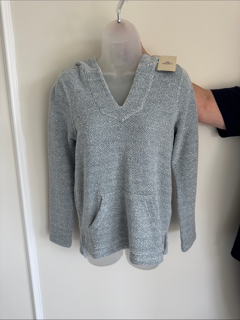 Faherty Heathered Light Gray V-Neck Hooded Sweater